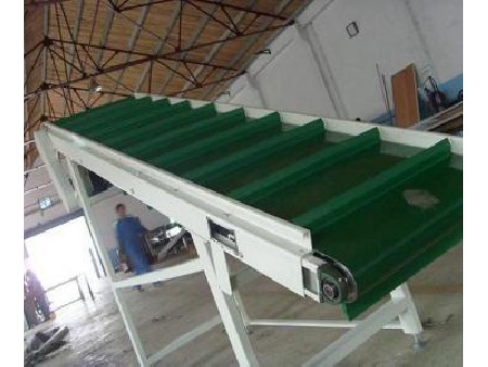 Climbing conveyor